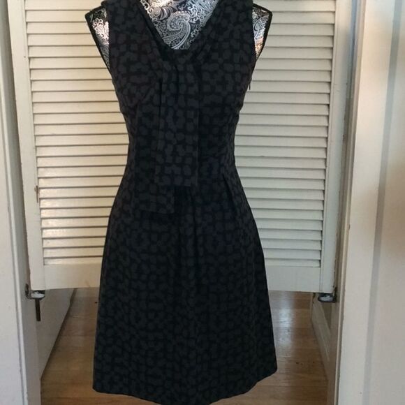 NWOT Trina Turk Tie Slight Flair Dress. Size 2 - Picture 2 of 16